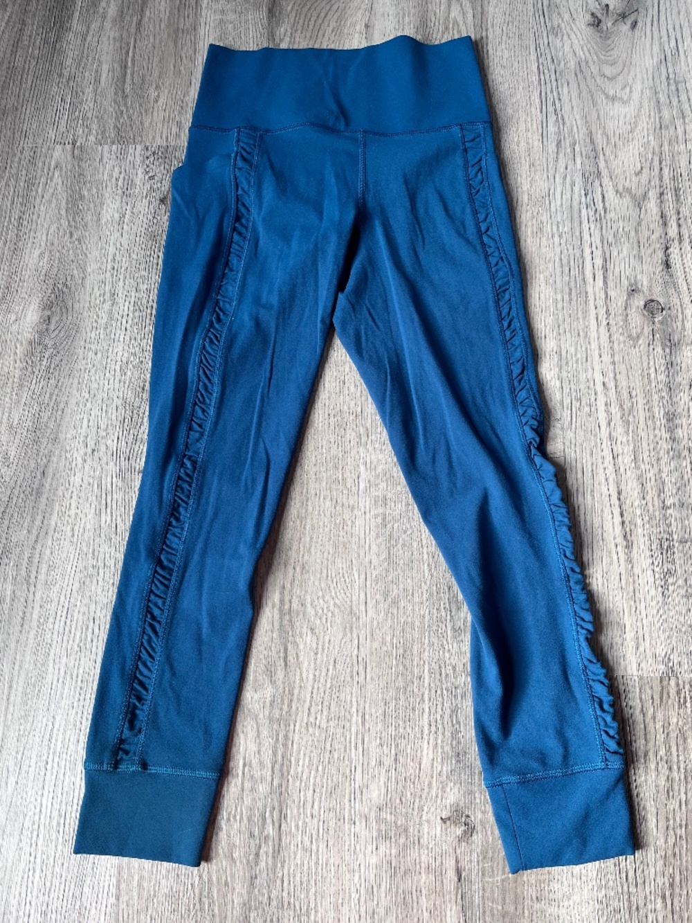 ATHLETA ~ Salutation Stash II Ruch Craft 7/8 tight Teal XS Tight Leggings